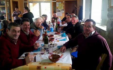 Cazadores de Vilamaior de Sarria celebraron una comida popular