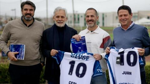 Jes�s Mart�nez y Cepi, junto a Alfredo Antu�a, de Esfer, y el arquitecto municipal del ayuntamiento de Siero