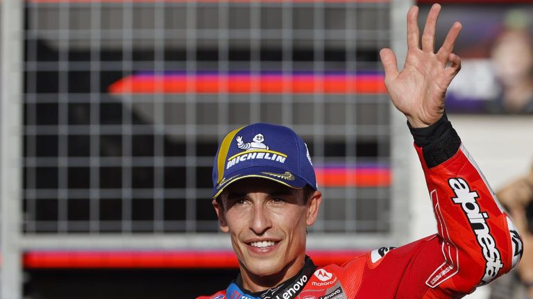 Marc Márquez reaparece donde lo dejó 121 días después