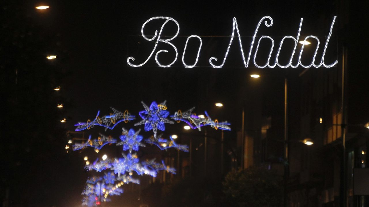 Allariz presume de decoracin de Navidad.La iluminacin navidea, en imagen de archivo, llegar al rural ferrolano el lunes.