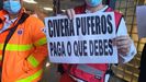 Dos trabajadores de Ambulancias Civera, concesionaria del transporte sanitario no urgente, el pasado 4 de enero en Montecelo