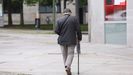 Personas mayores paseando