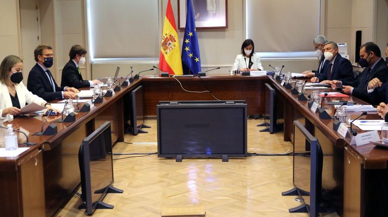Imagen de la reunión entre el presidente Feijoo y el ministro Ábalos