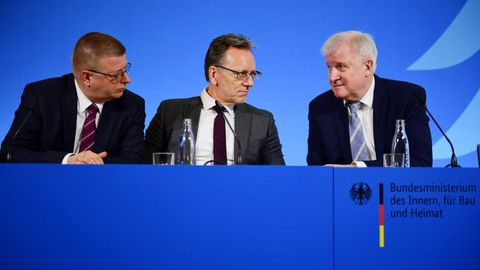 El ministro de Interior alemn, Horst Seehofer, present un plan para hacer frente a la criminalidad proveniente de la ultraderecha 