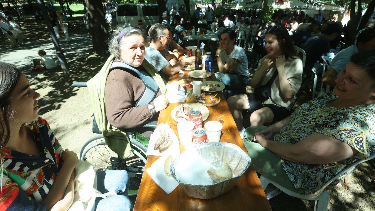 As se vivi el ltimo da del Festival de la Luz en Boimorto.Antonia Garca es una incondicional de la romeria del parque de Santa Margarita, en A Corua, desde que era nia