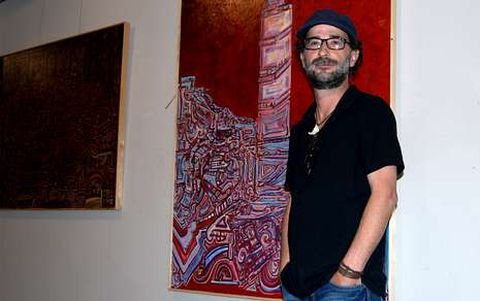 Juan Manuel Álvarez Romero, en su exposición, titulada «El hombre grúa». 