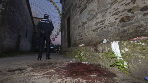 El agente se encontró al menor tirado en el suelo y con una camiseta ensangrentada al lado con la que sus amigos trataron de taponar la herida