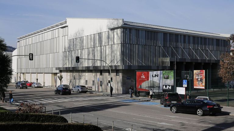 Un menor accede al pabellón de Os Remedios con una pistola de mentira y atemoriza a los jugadores de la base del COB