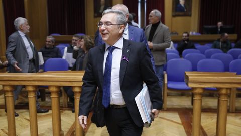 Luis Menor (PP), antes de iniciar su primer debate de los presupuestos en la Diputación de Ourense