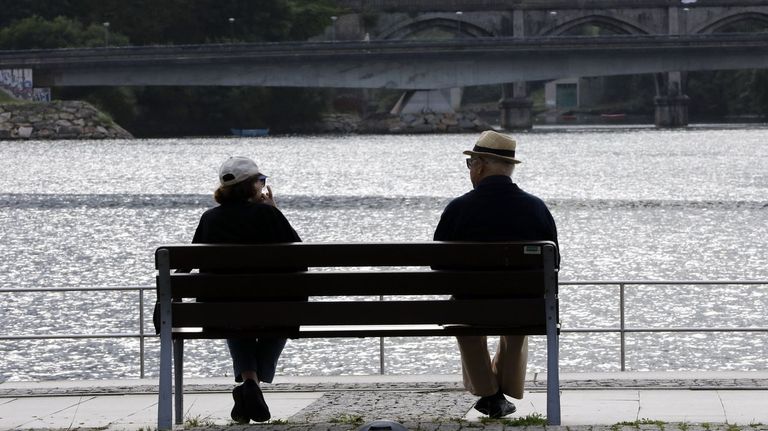 Las pensiones subirán un 2,7 % en enero, unos 35 euros más al mes de media