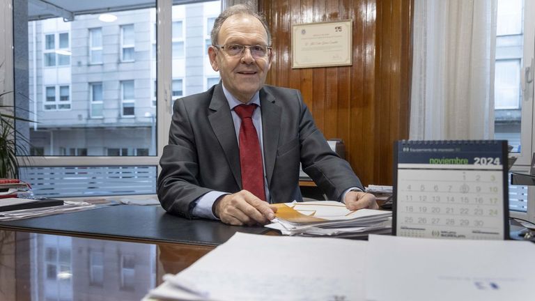 García, no seu despacho de Santiago
