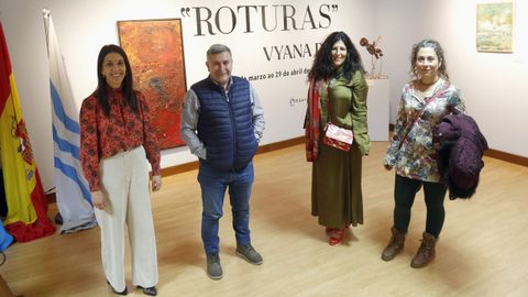 EXPOSICION ROTURAS DE VYANA DL EN EL LUSTRES RIVAS