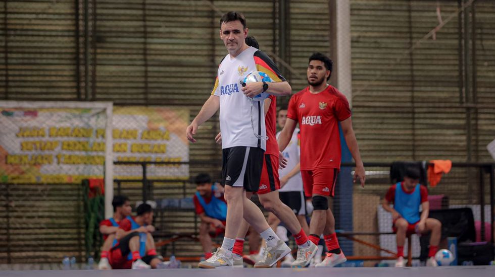 Inauguraci�n de la placa conmemorativa al primer matrimonio homosexual de Espa�a, en Calo