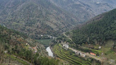 La desembocadura del Cabe en el Sil, vista desde ell nuevo mirador de Pena do Conde
