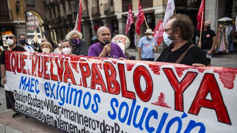 Sindicalistas y familiares de Pablo Costas se concentraron a principios de mes ante el Ministerio de Asuntos Exteriores exigiendo la repatriación del patrón