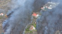 Los drones captan el avance imparable de la lava en La Palma
