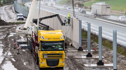 Sigue en marcha la construccin del muro de Calais. 