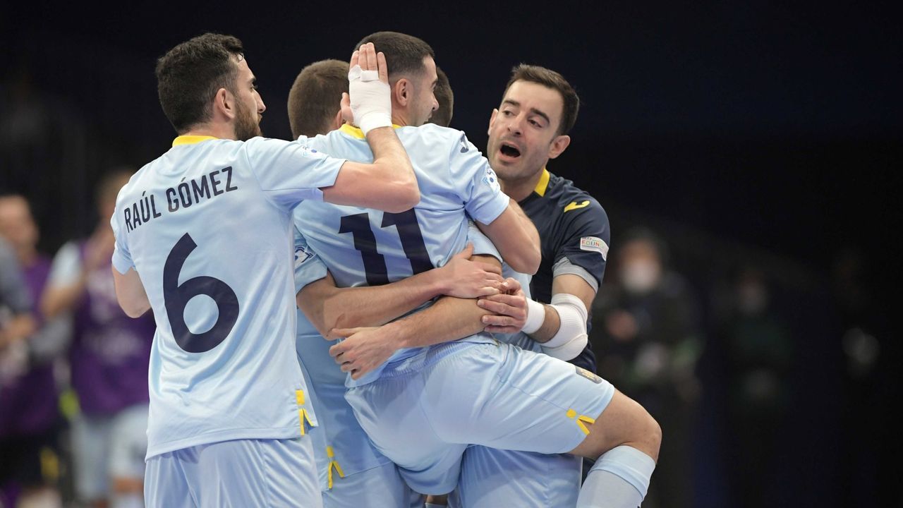 Las ruinas del gran centro comercial Dolce Vita.Instalaciones de Sentury Tires en Tailandia, modelo de referencia para la factor�a pontesa