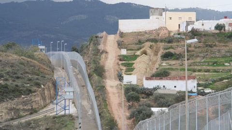 Valla fronteriza entre Melilla y Marruecos