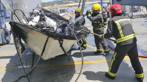 La embarcacin qued muy afectada por el fuego, del que todava se desconocen las causas