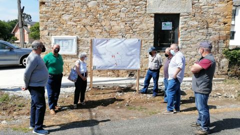 Miembros del gobierno local presentaron el proyecto a vecinos de la parroquia