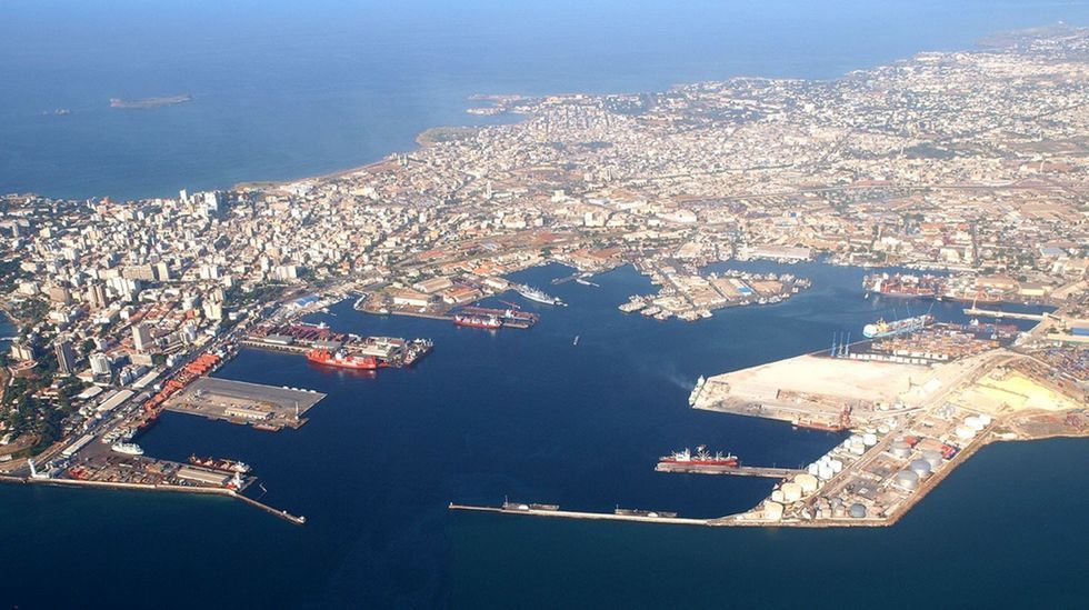 Rodrigo Barbeito, ajedrecista y soci�logo gallego: jaque mate a la exclusi�n social.Puerto de Dakar en el que se ubicar� la planta de Elton Logistics and Services cuya construcci�n dirigir� Reganosa