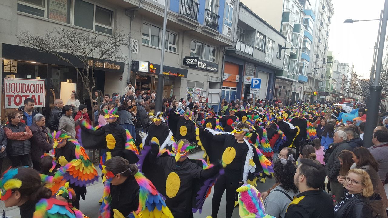 Im�genes que dej� un soleado domingo de carnaval.Desfile de Entroido por Sarria