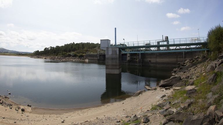Las reservas de agua de Galicia Costa están a un 42 % de su capacidad, 11 puntos por debajo que la media nacional