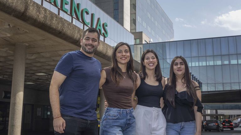 Cinco mujeres y un hombre: los primeros mires de urgencias inician su formación en Galicia