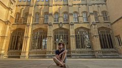Jorge frente a la Bodleian Library, una de las bibliotecas más conocidas de la Universidad de Oxford. 