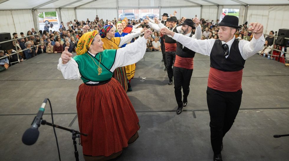 �Mira las fotos del concierto de Maldita Nerea en Noia!.Baile e m�sica tradicional volver�n ter cabida nas Letras da Laracha