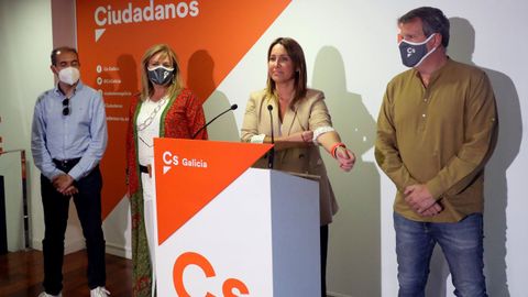 Beatriz Pino, líder de Ciudadanos, fue la primera en comparecer. Su partido se quedó lejos de conseguir entrar en el Parlamento