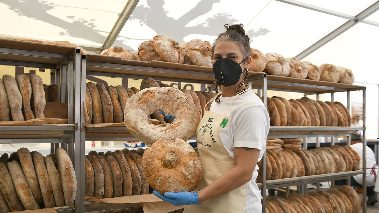 Todas las fotos del segundo da de la Feira do Vio de Vilacha 2022.La banda Dequenvessendo cautiv al pblico del Mundo Celta en 2019