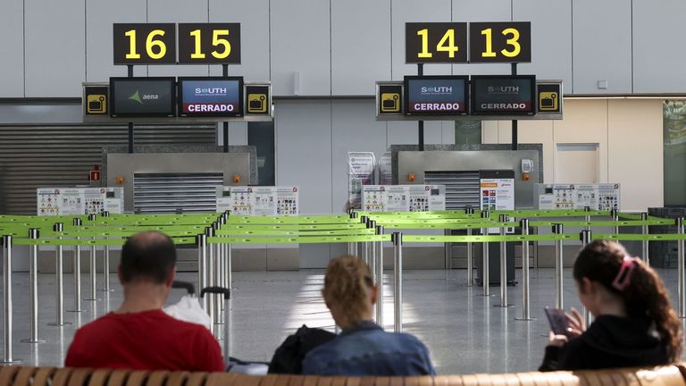 Los aeropuertos gallegos cierran el peor balance de tráfico estival desde la pandemia