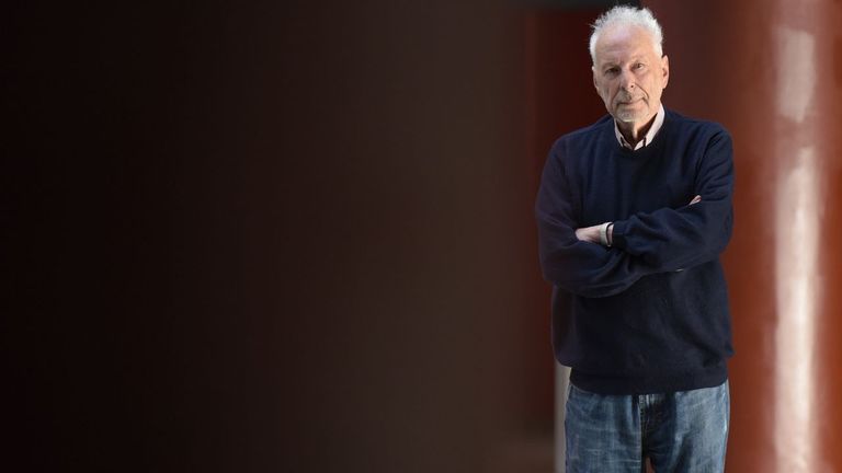 Javier Sábada, filósofo: «Veo como estamos en una carrera para ser más incultos, más ignorantes»