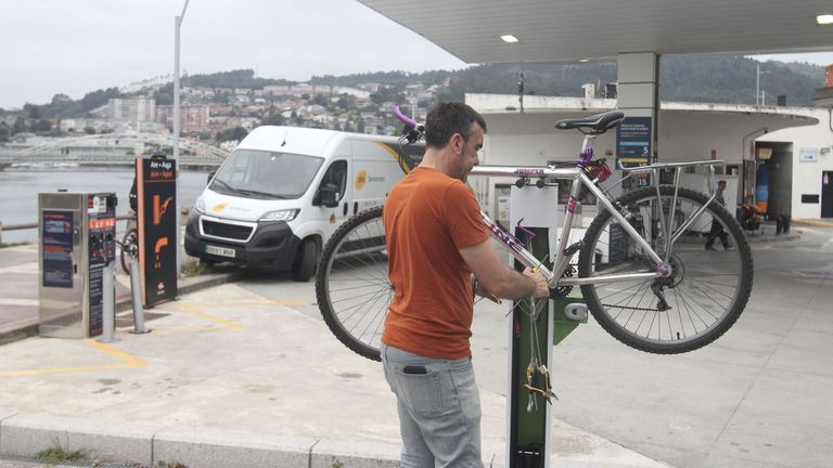 Pontevedra estrena dos estaciones para reparar bicicletas en O Burgo y O Gorgullón