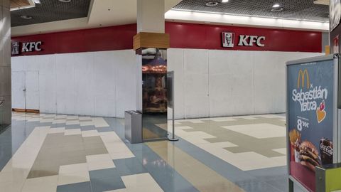 El local de KFC se ubica en la planta de ocio y restauración del centro comercial Ponte Vella