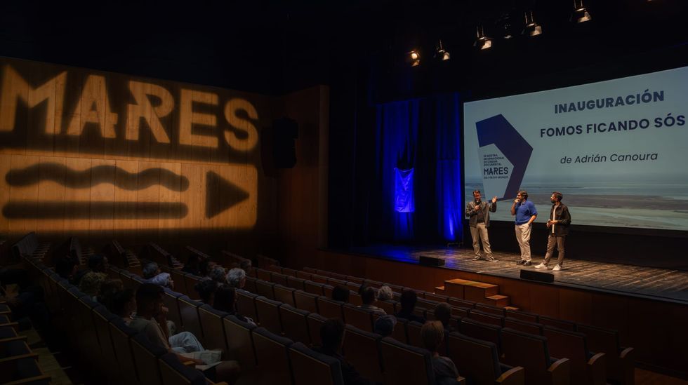 Apertura del festival Mares da Fin do Mundo con la proyecci&oacute;n de un filme de&nbsp;Adri&aacute;n Canoura