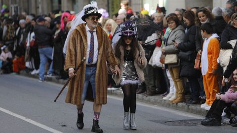 Domingo de entroido en Verín. Desfile con mucha participación y público.