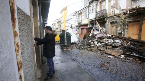 Ricardo, cuyo portal ha quedado dentro del perímetro de seguridad