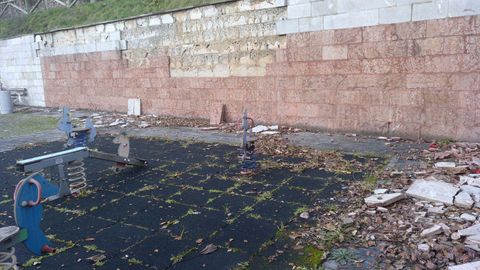 El parque infantil, inutilizable