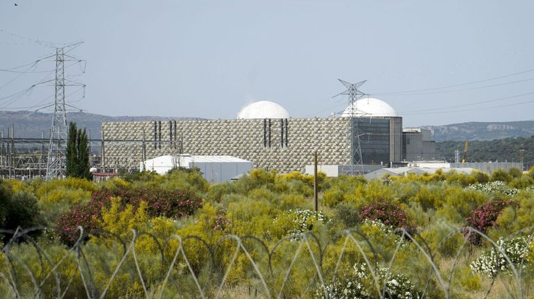 El Gobierno eleva al Consejo de Seguridad Nuclear la petición para prorrogar la vida de la central de Almaraz