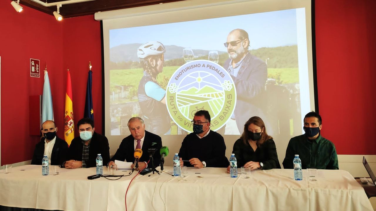 Presentacin de las rutas en bicicleta para conocer bodegas de las Ras Baixas