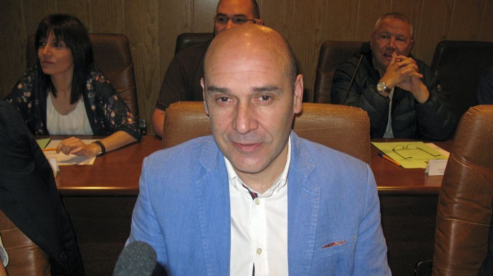 Jos� Camilo L�pez nunha exposici�n de fotograf�a de natureza que presentou anteriormente en B�veda