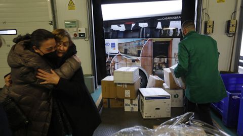Emoción entre los voluntarios que organizaron la iniciativa, minutos antes de la partida
