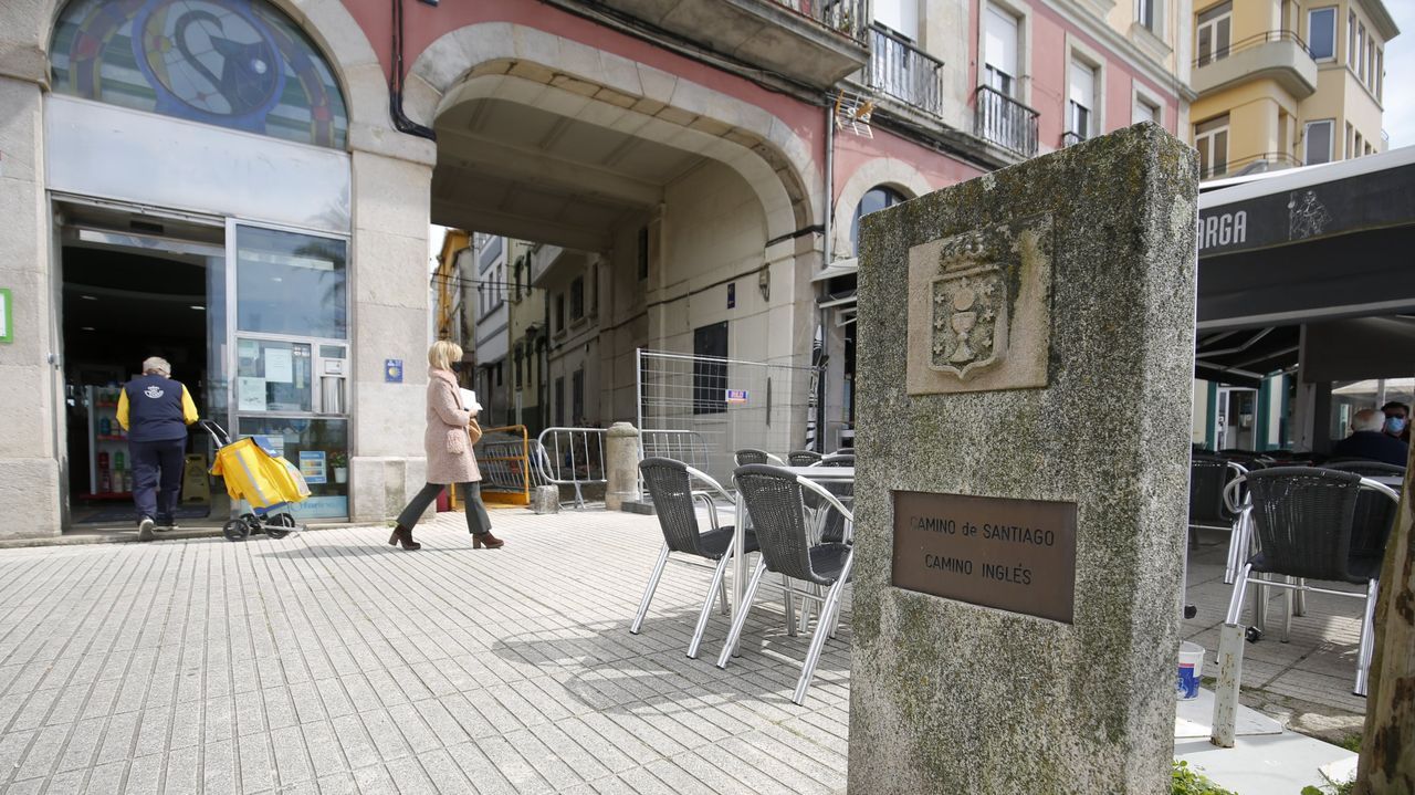 Muestra  A memoria do Son  en la antigua crcel de Sarria.Flix Jorquera en los estudios de RadioVoz Lugo