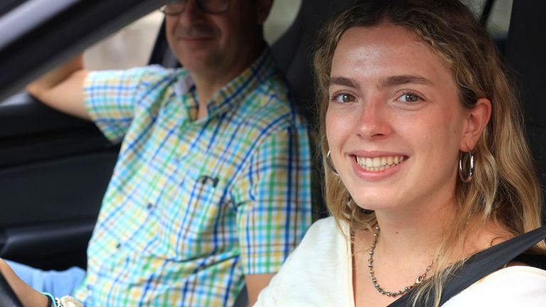 Una aspirante a obtener el carné de conducir: «Se nota tensión. Hay mucha gente y pocos huecos»