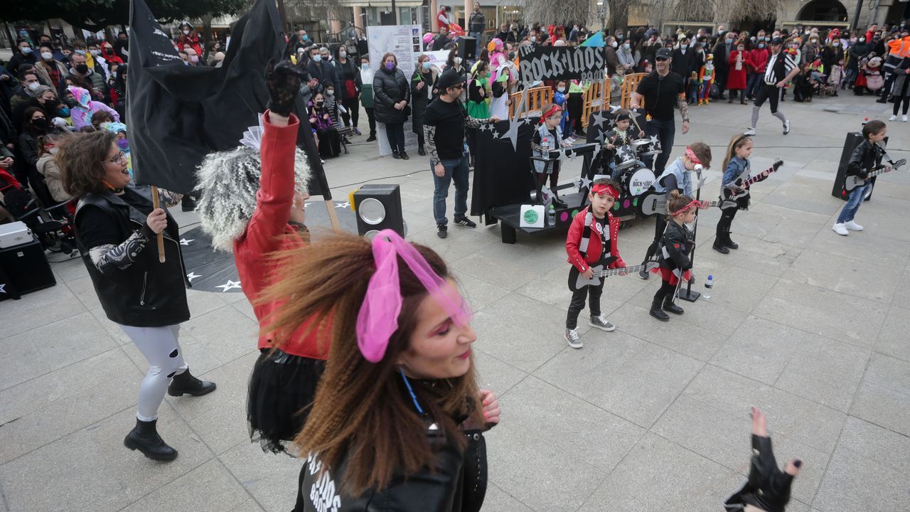 El desfile infantil de disfraces de Lugo, en imgenes.El claustro rehabilitado y la arquitecta que dirigi el proyecto, Cristina Ansede