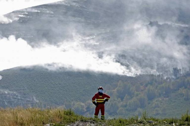La UME ganaría horas para atacar los fuegos con una nueva base en Galicia