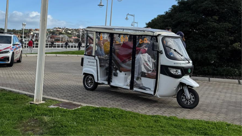 Tuk-tuk tur�stico en Gij�n